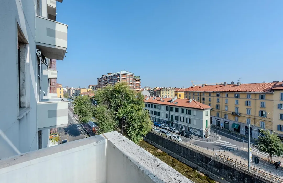 Easytopstay - Naviglio White Bliss-1