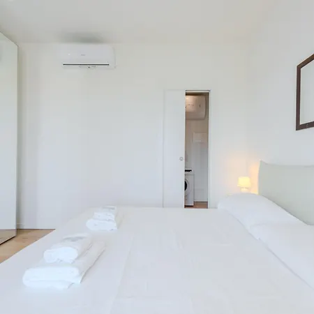 Easytopstay - Naviglio White Bliss-2